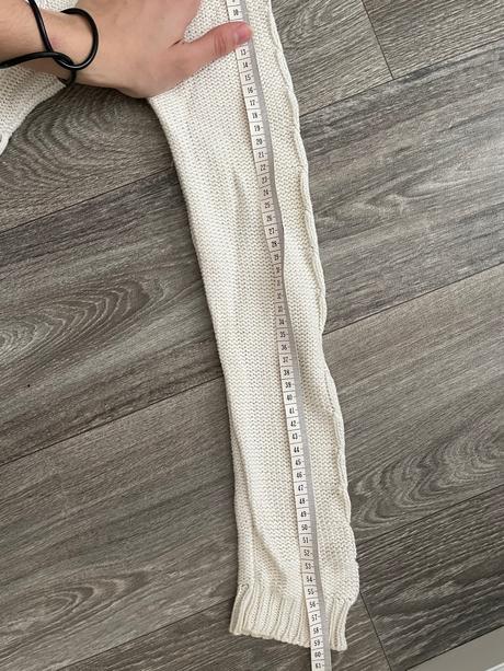 Biely sveter s kapucňou na gombíky, 146