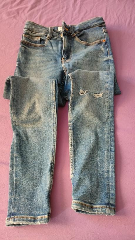 Dievčenské roztrhane rifle, zara,134