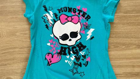 Tricko, reserved,146