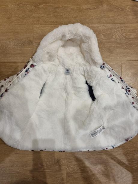 Dievcenska zimna bunda, 74