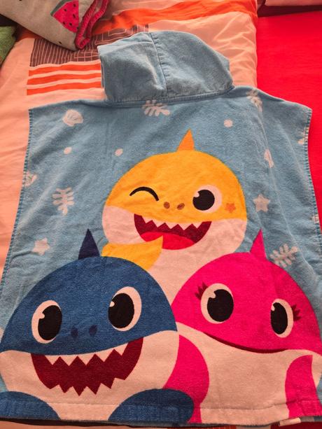 Pončo - uterák baby shark,