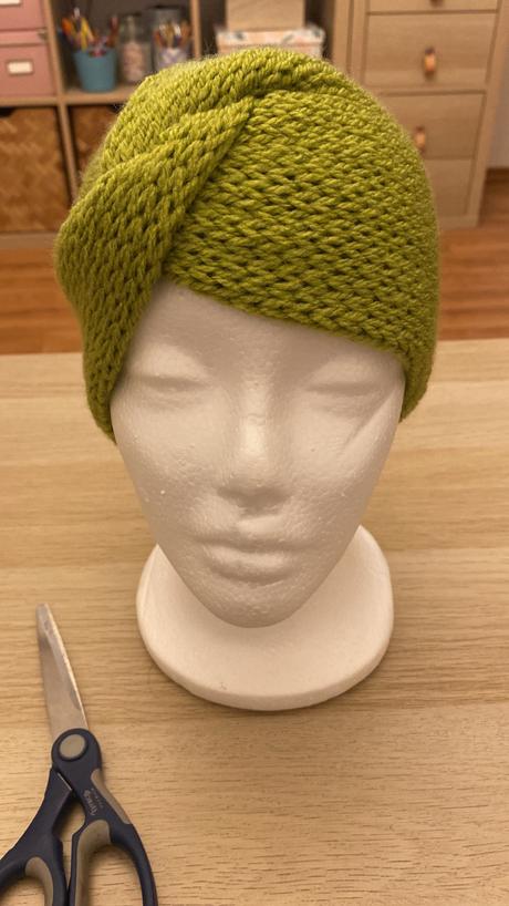 Čelenky - pletené, <50