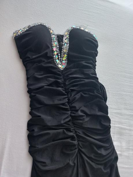 Spoločenské šaty, l