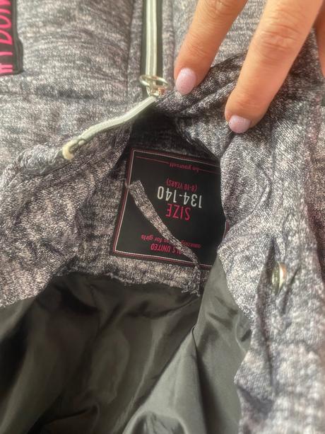 Siva zimna bunda, 140