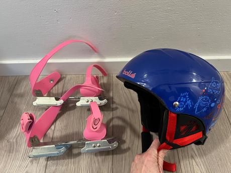 Prilba a kacenky na korculovanie, bolle