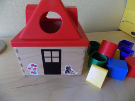 Drevený domček na triedenie, 