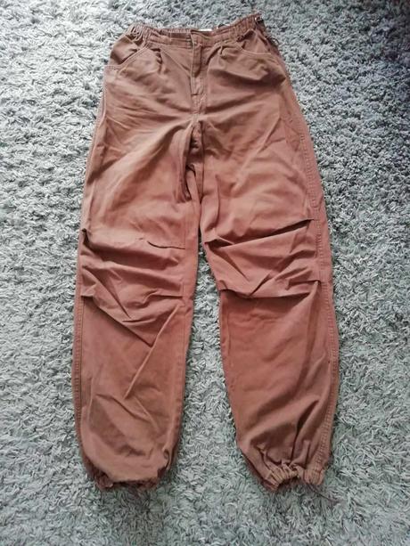 Hnede nohavice parachute pants, bershka,xs