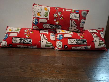 Vankúše ikea s vtáčikmi, 