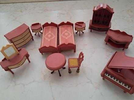 Retro hračka - mini izbička,