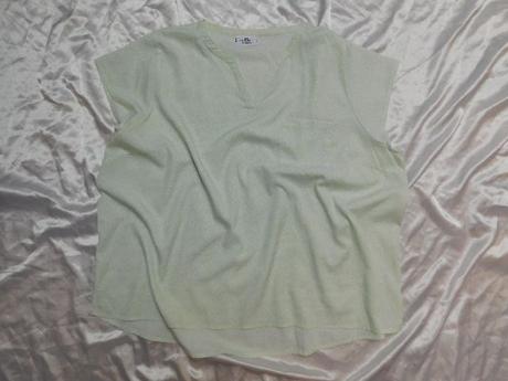 Pekna letna lahučka bluzka,, 52
