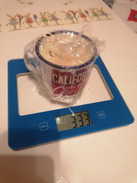 2x sviečka v smaltovanom hrnčeku,