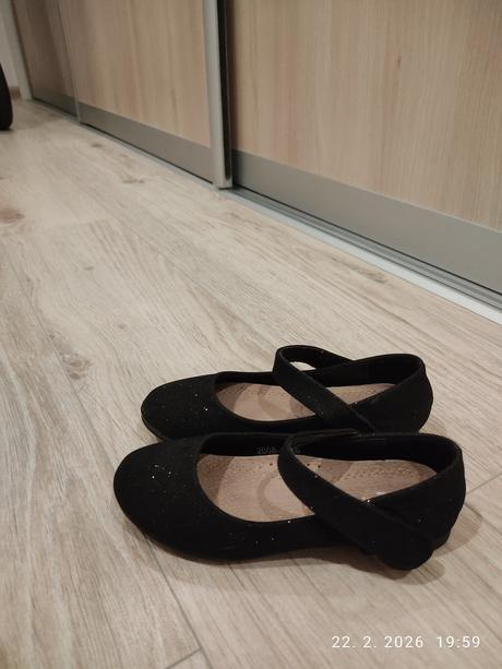 Topánočky -trblierava čierna ., 26