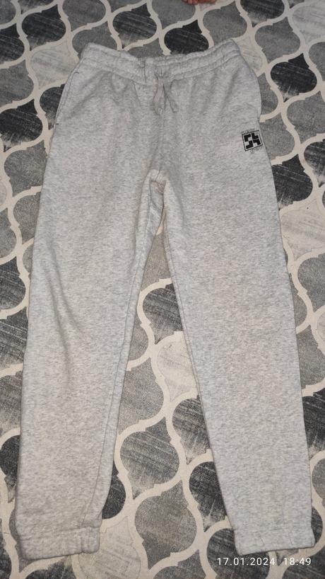 Chlapčenské tepláky zateplene  veľ. 11/12r, f&f