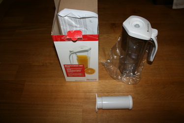 Nádoba na nápoj s vákuovým uzáverom, 