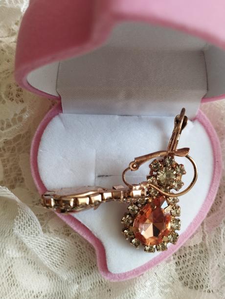 Nausnicky s kamienkami,