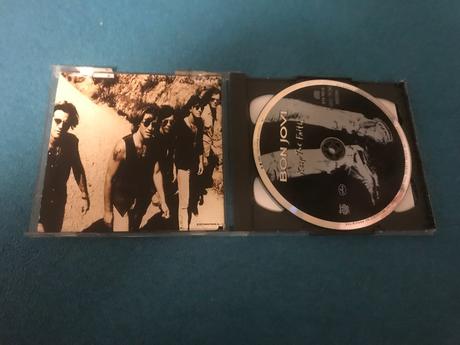 Cd box - 2 cd, bon jovi , keep the faith,