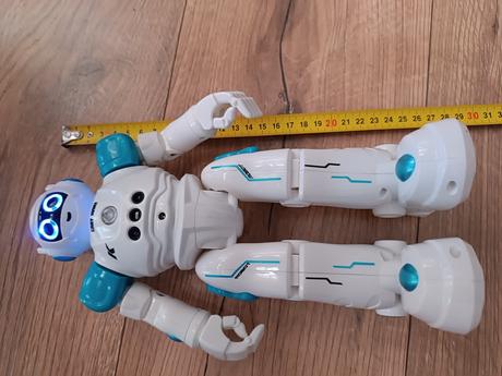 Inteligentný robot pre deti,