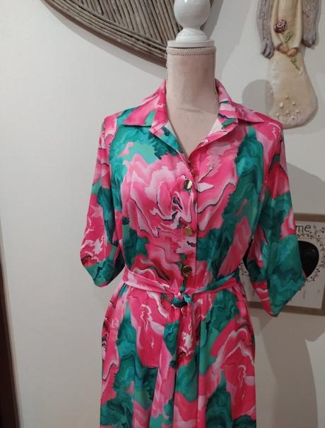 Košeľové kvetovane šaty, 38