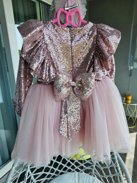 Luxusné tylové flitrované šaty, 104