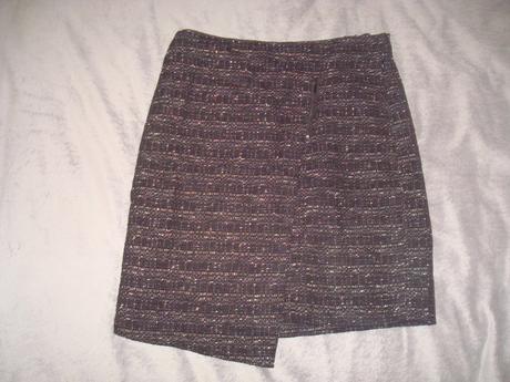 Hrubšia sukňa asymetrického tvaru veľ. 40-42, marks & spencer,40