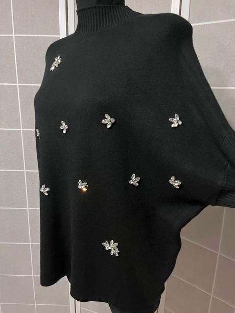 Dámsky oversize čierny sveter,