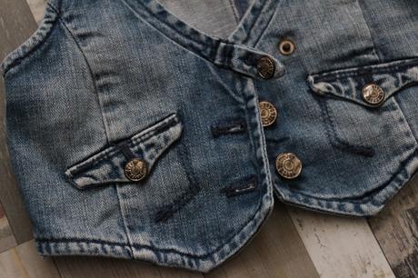 Krátka riflová vestička, 104