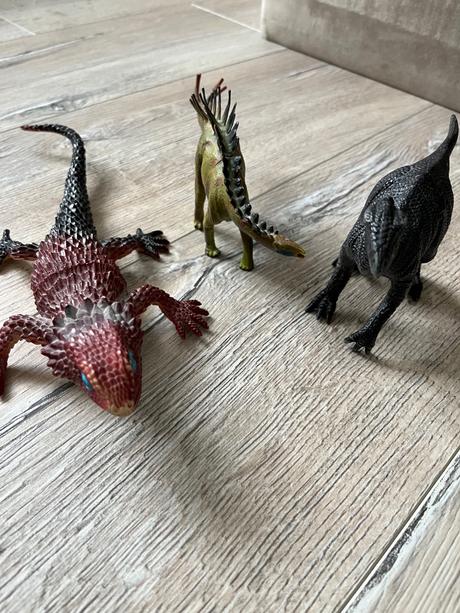 Figurky dino,