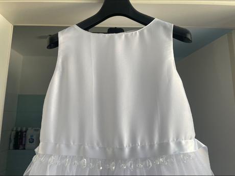 Šaty na 1. sväte prijimanie, 146