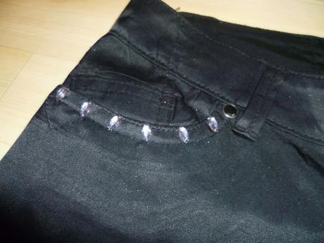 Čierne nohavice s kamienkami, m