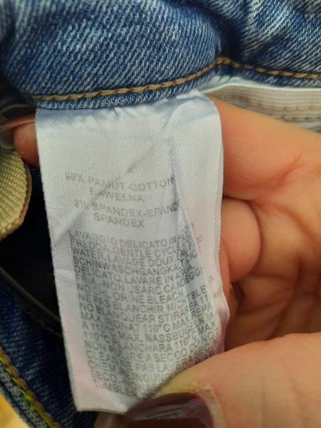 Dievčenská sukňa, 146