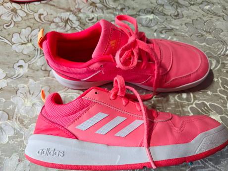 Dvoje tenisky, top stav, adidas,37