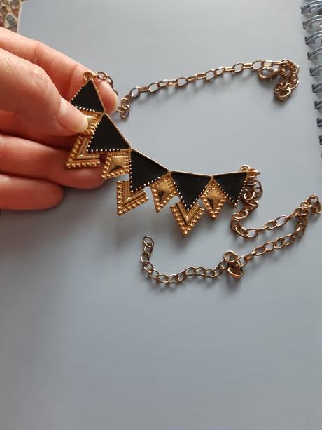 Gumky, pukačky a sponky do vlasov, kik