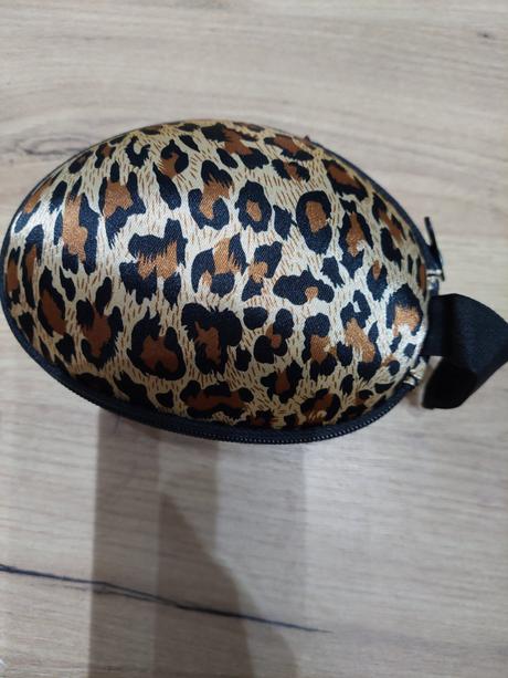 Puzdro na podprsenku, s