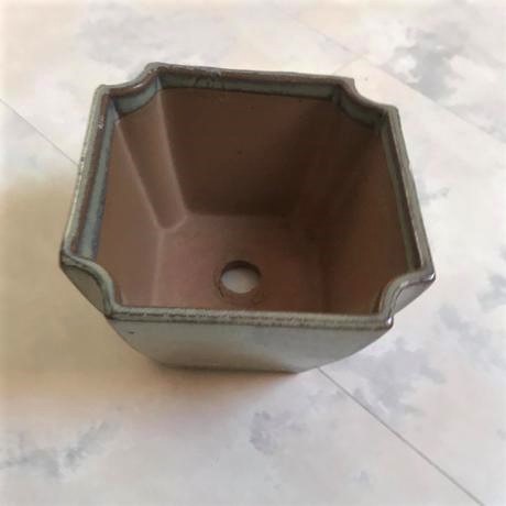 Perleťový starožitný črepník, 