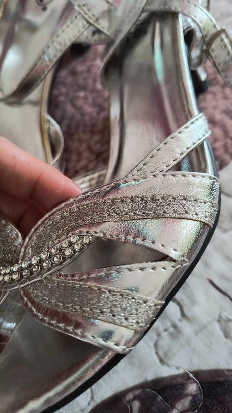 Strieborné sandálky, 37