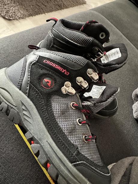 Trekové topánky, 29