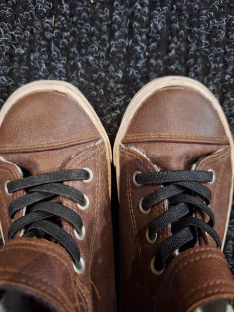 Kotníkové tenisky, 27