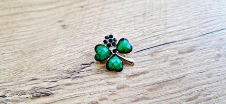 Brošňa štvorlístok 27x21 mm,