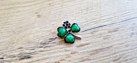 Brošňa štvorlístok 27x21 mm, 