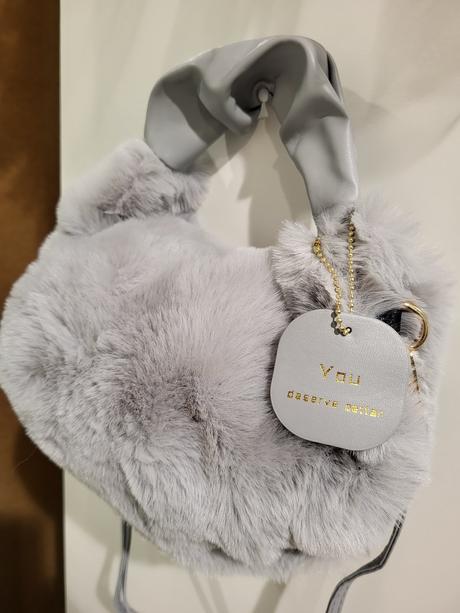 Kožušinková kabelka - sivá,