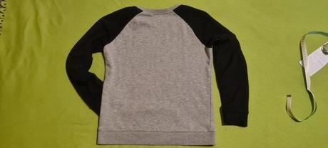 Jednoduchá športová mikina, 146