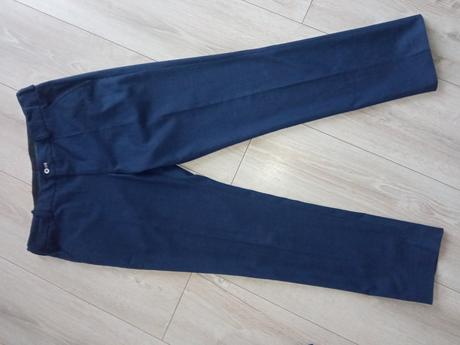 Slávnostný oblek, 146