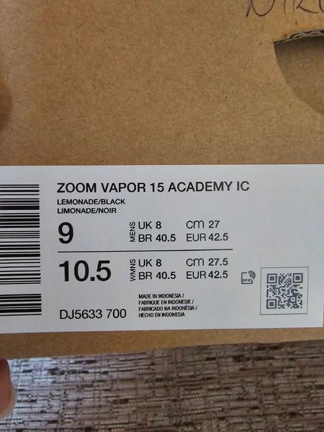 Tenisky nike halovky veľ.42.5, nike,42