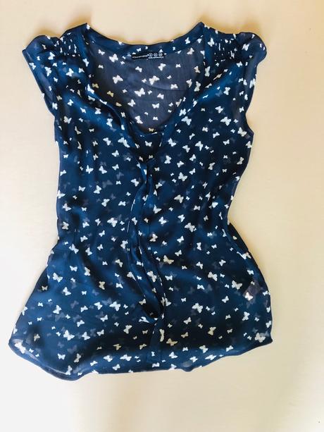 Tmavomodrá bluzka, atmosphere,s