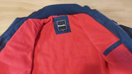 Hrejiva funkcna bunda na zimu, top stav, bench,m