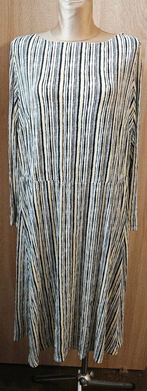 Krásne šaty-tričkovina, esmara,48