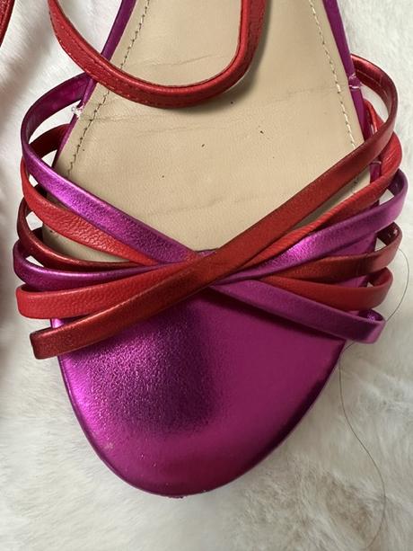 Sandálky 2 kusy za jednu cenu zn. guess originál, guess,40
