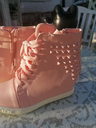 Tenisky s opätkom, 39