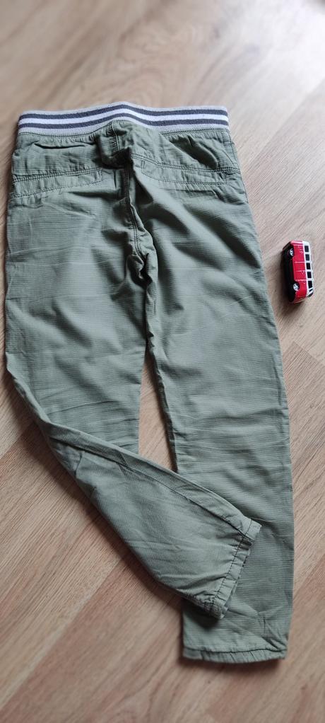 Zelené, zateplené nohavice, nutmeg,110