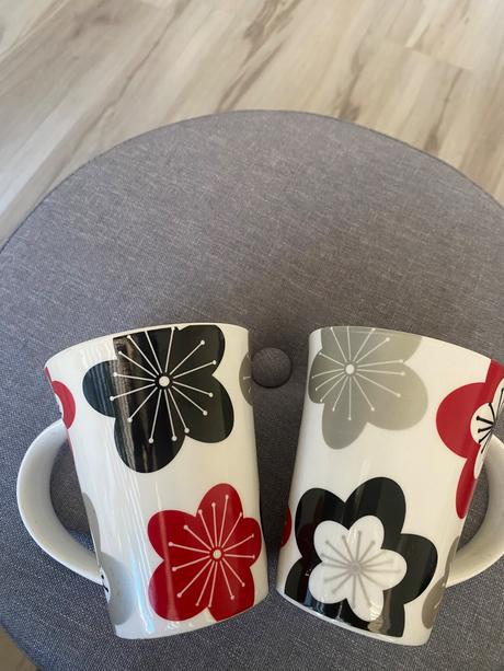 Krásna sada hrnček, šálka, pohár,